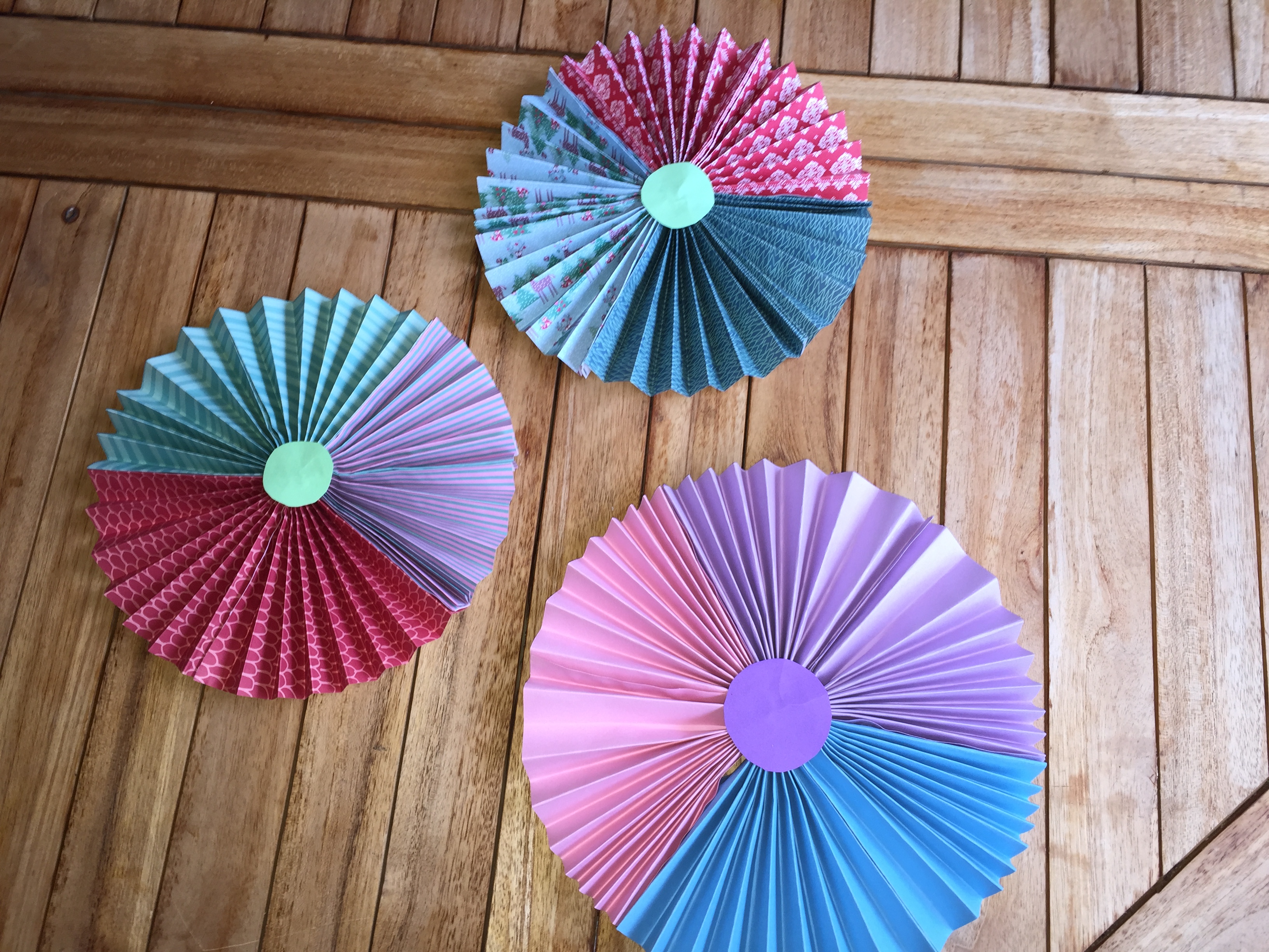 Cómo hacer rosetas de papel
