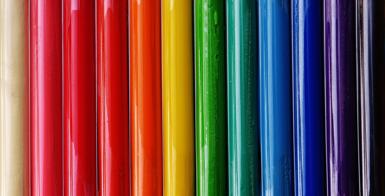 ¿Cómo se llaman las herramientas para modelar plastilina?