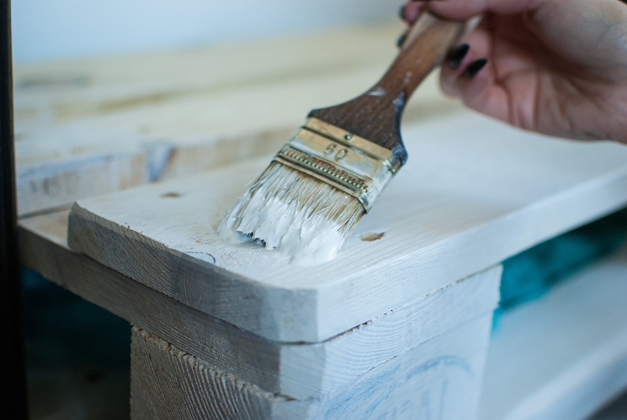 ¿Qué es lo mejor para barnizar madera?