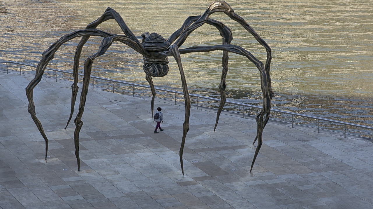 ¿Qué tipo de arte hace Louise Bourgeois?