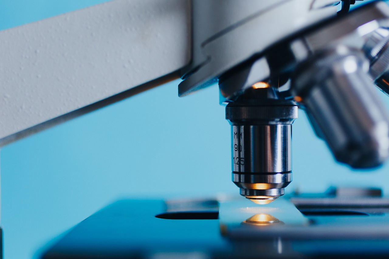 ¿Qué significa cada color de los tubos de laboratorio?